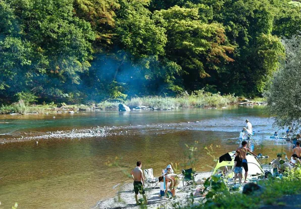 絶景キャンプ場風景