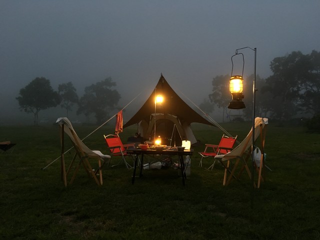 霧の中での夕食